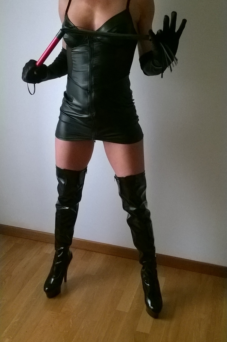 Lady Mistress SEXY ED AUSTERA LADY.. DOMINAZIONE, BDSM, FETISH, STRAPON, PIOGGIA DORAT E MOLTO ALTRO